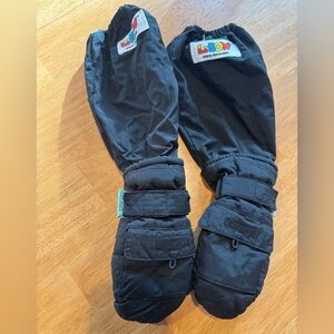 The best toddler gloves ever! L-bows- black